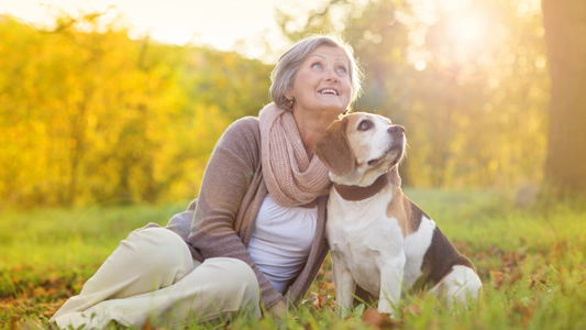 Einsamkeit im Alter: Hilfe durch Tiere